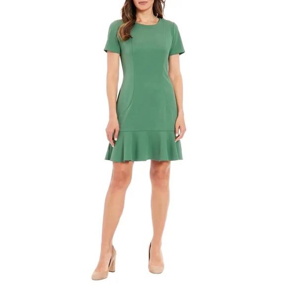 Aura Dresses & Skirts - Aura Short Sleeve Crew Neck Sheath Dress Size M Medium Green
